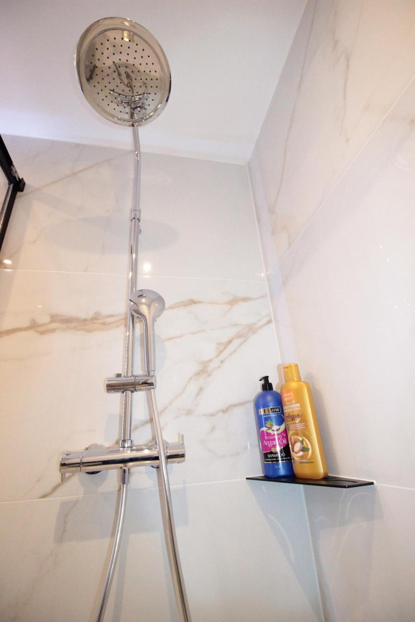 Luxury Studio, Rez De Chaussee, Parking Prive Video Surveillance, Canape Haute Qualite Convertible Couchage 2 Personnes, Centre Ville Proche, Restaurant, Boulangerie 2 Minutes A Pied, Terrasse - 800Metre Carre De Terrain - Gere Par Presta-Zen'Service Verdun-sur-Meuse Exteriér fotografie