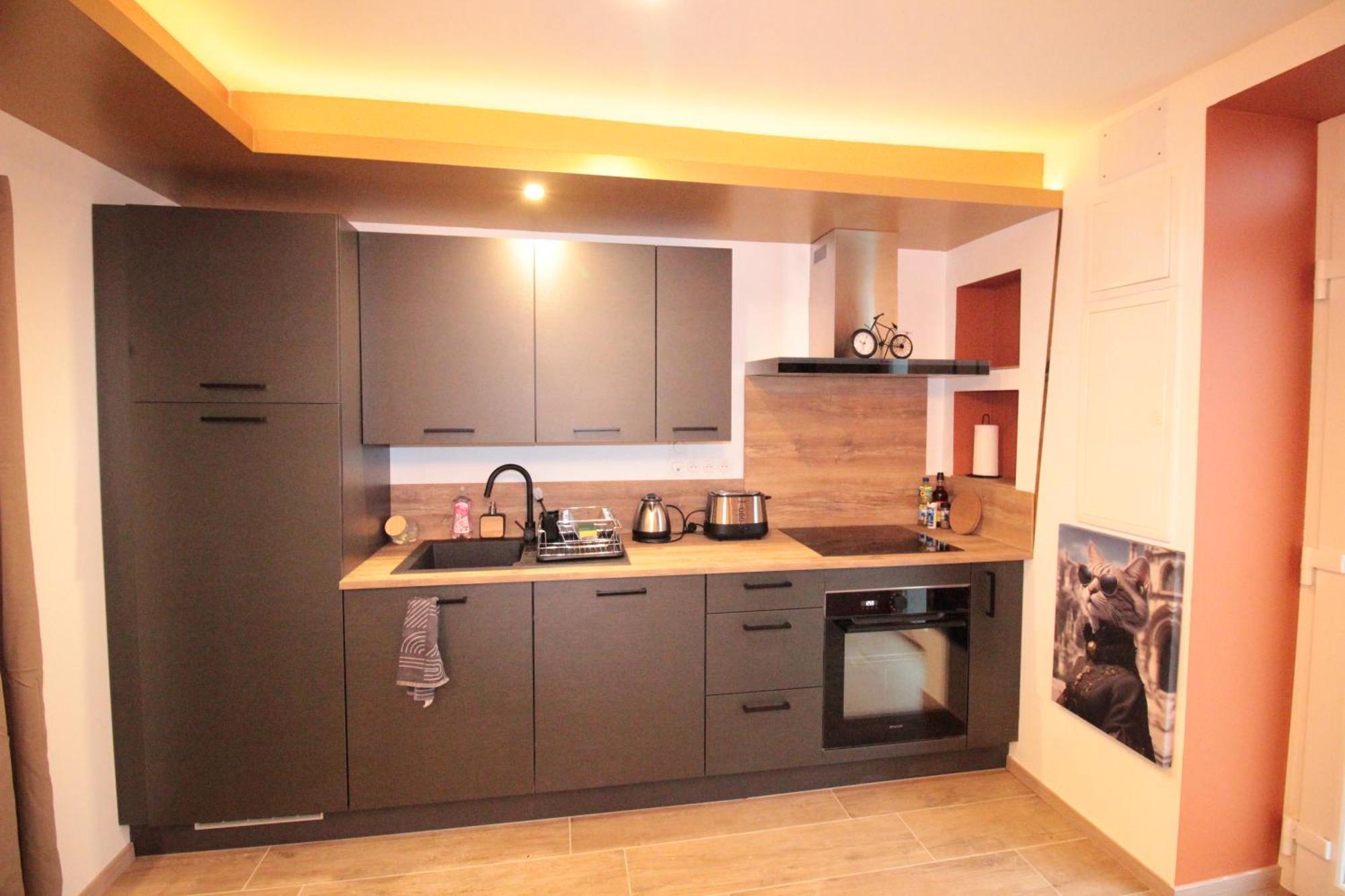 Luxury Studio, Rez De Chaussee, Parking Prive Video Surveillance, Canape Haute Qualite Convertible Couchage 2 Personnes, Centre Ville Proche, Restaurant, Boulangerie 2 Minutes A Pied, Terrasse - 800Metre Carre De Terrain - Gere Par Presta-Zen'Service Verdun-sur-Meuse Exteriér fotografie