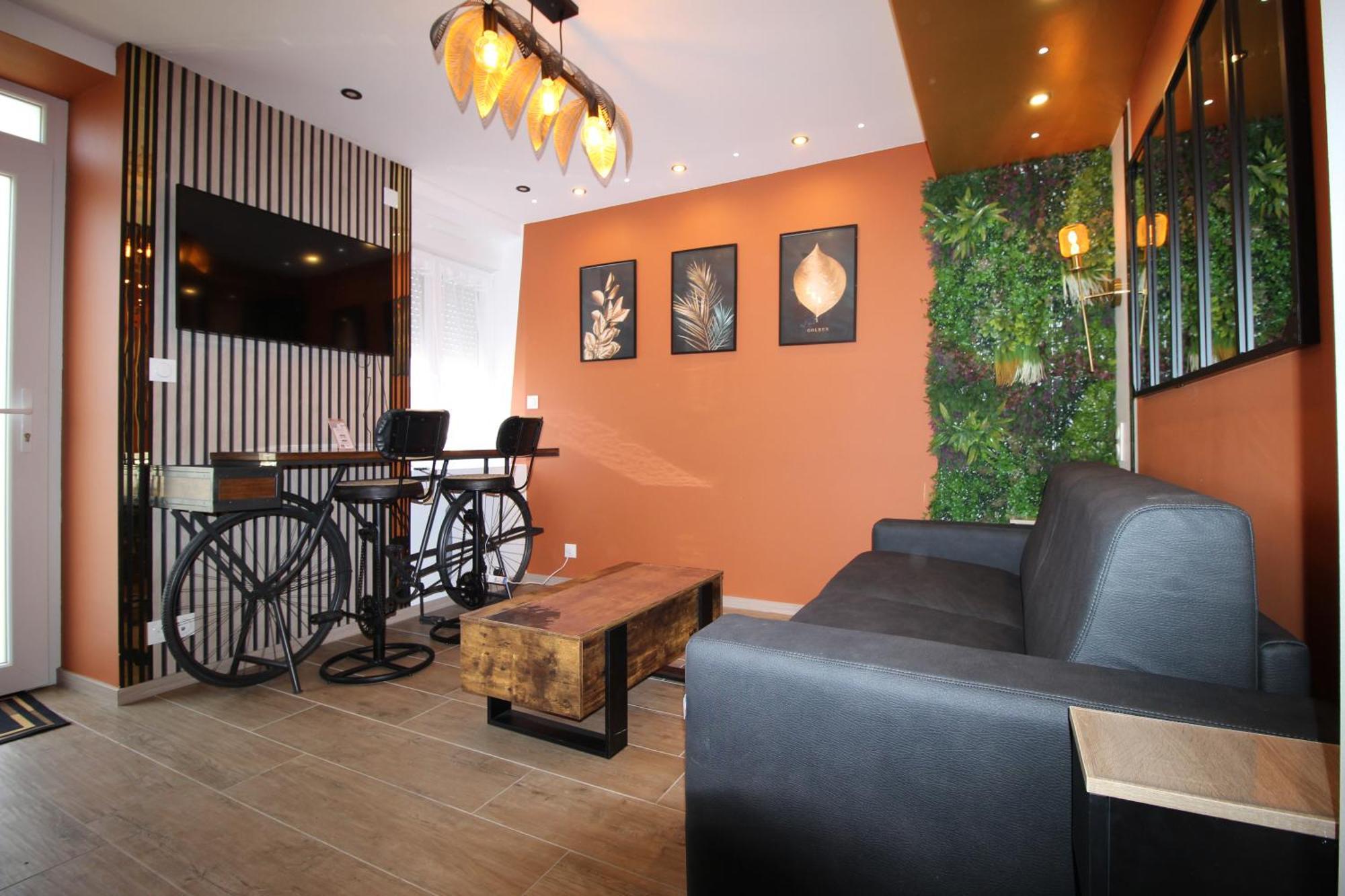 Luxury Studio, Rez De Chaussee, Parking Prive Video Surveillance, Canape Haute Qualite Convertible Couchage 2 Personnes, Centre Ville Proche, Restaurant, Boulangerie 2 Minutes A Pied, Terrasse - 800Metre Carre De Terrain - Gere Par Presta-Zen'Service Verdun-sur-Meuse Exteriér fotografie